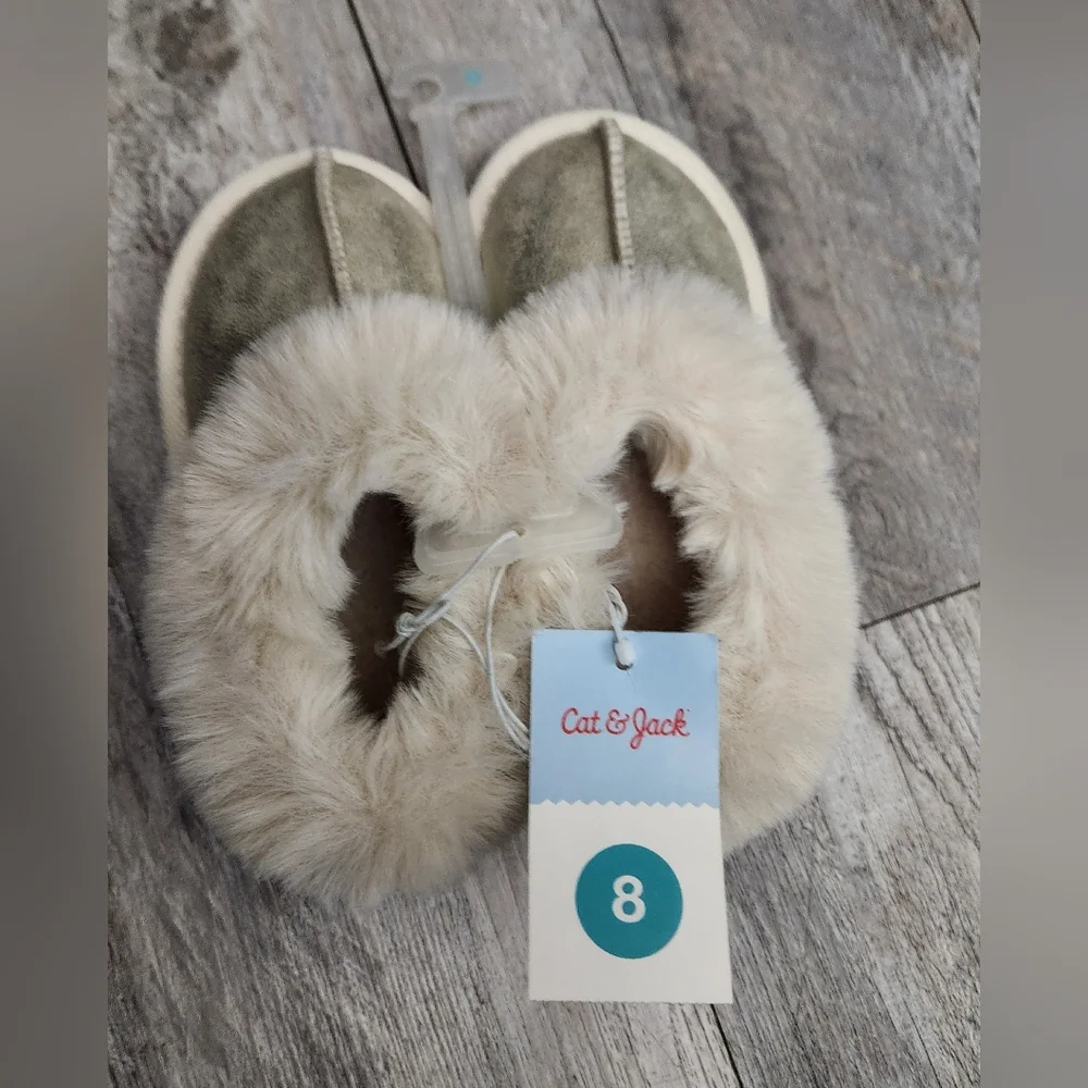 Cat & Jack Toddler Girls Metallic Gold Moccasins with Cream Fur